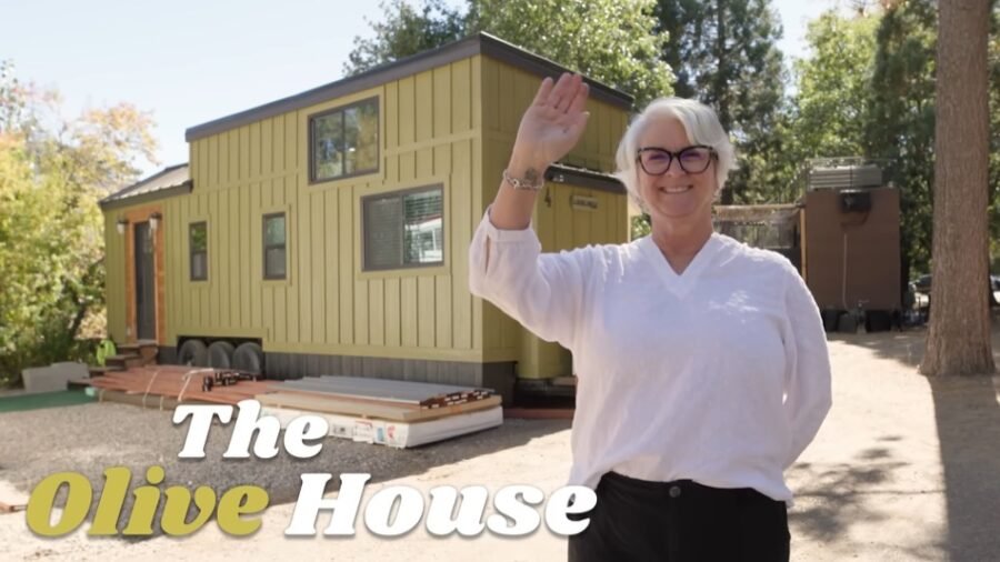 Grandma builds CUTEST TINY HOME & embraces debt-free life_01m17s