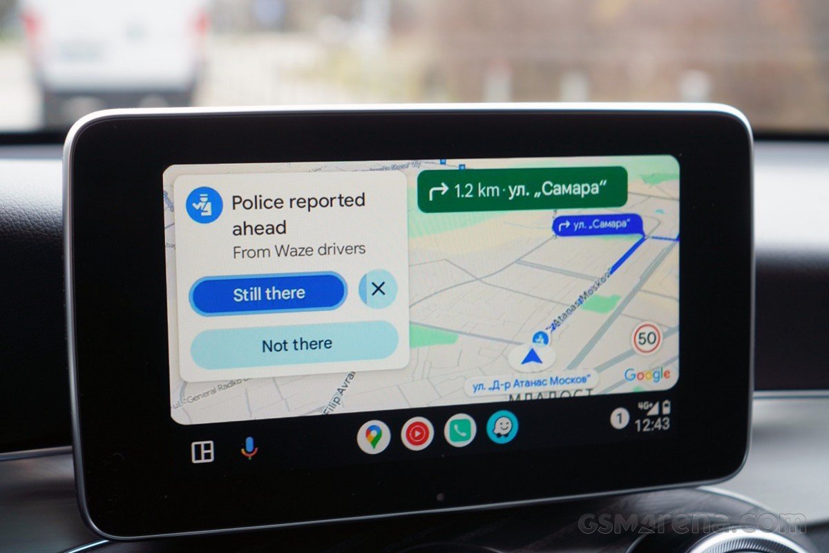 Google Maps finally pushes Waze reports to Android Auto