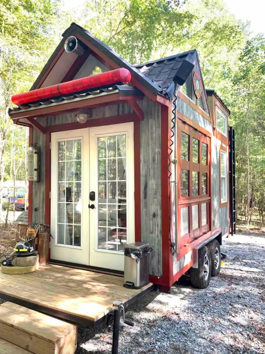 Romantic Firehouse tiny house at lake Oconee